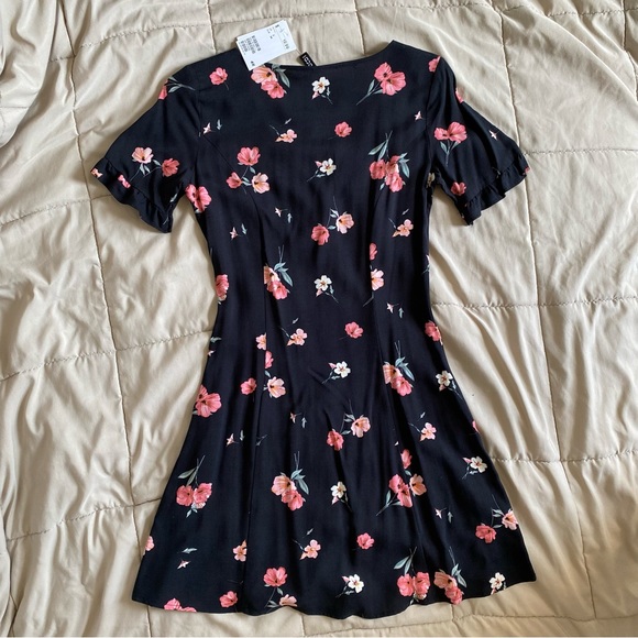 H&M Floral Mini Dress - Picture 3 of 4